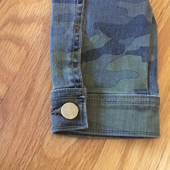 NWOT, Camo Jean Jacket - Picture 4 of 7